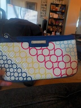Nwot Nine West Multicolor Signature Pattern Wristlet